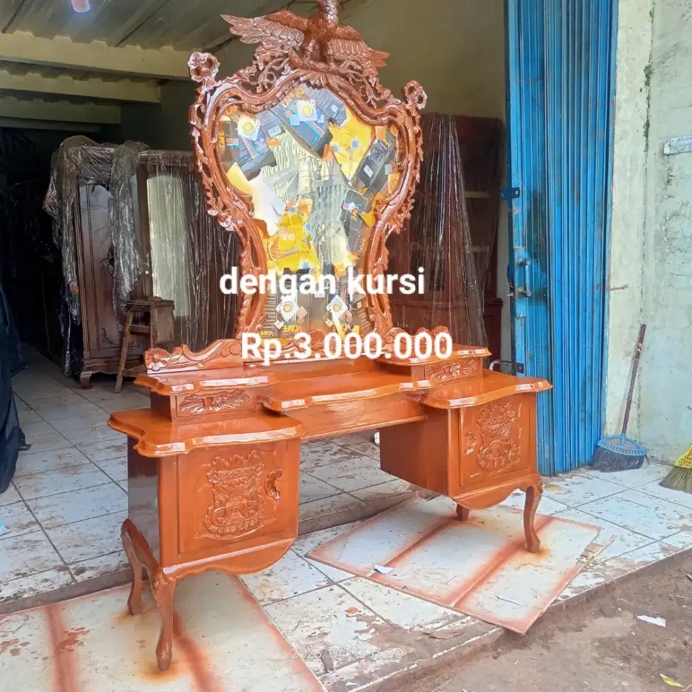Meja rias jati bekas dah melamin ukir full kayu