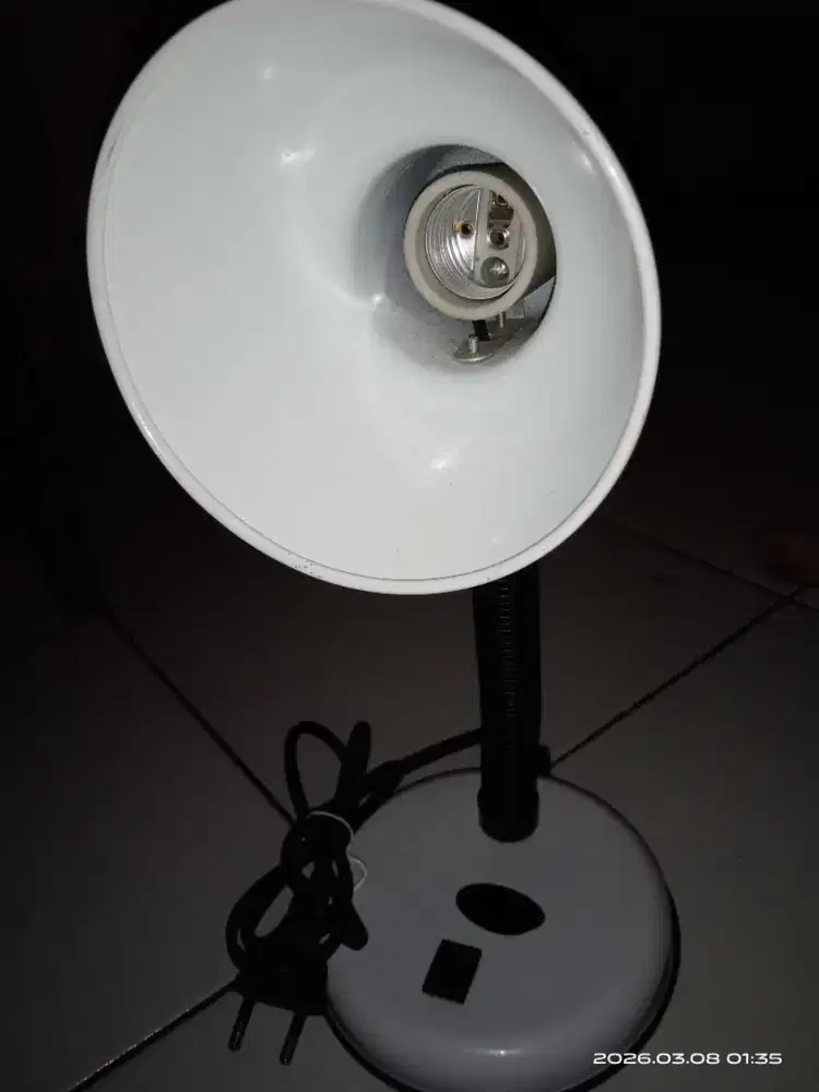 Lampu meja belajar (Free lampu Philips 5w)