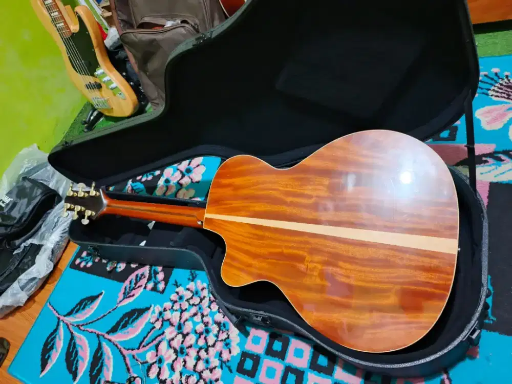 Gitar super class secco luar biasa