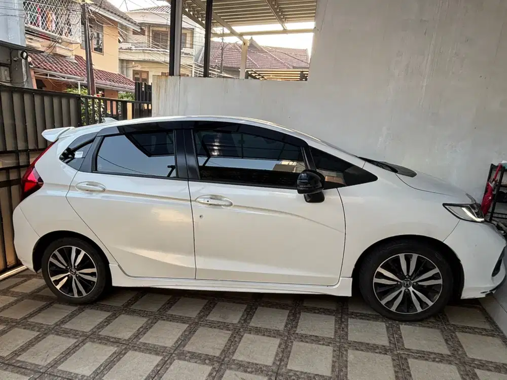 Istimewa, Low KM -Honda Jazz 2018 Bensin