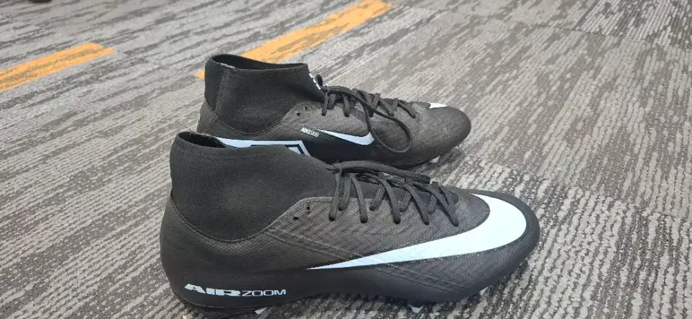 Sepatu bola nike mercurial superfly bandung like new