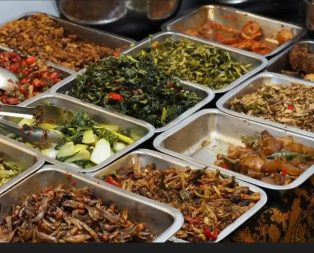 Wanita Penjaga Kantin