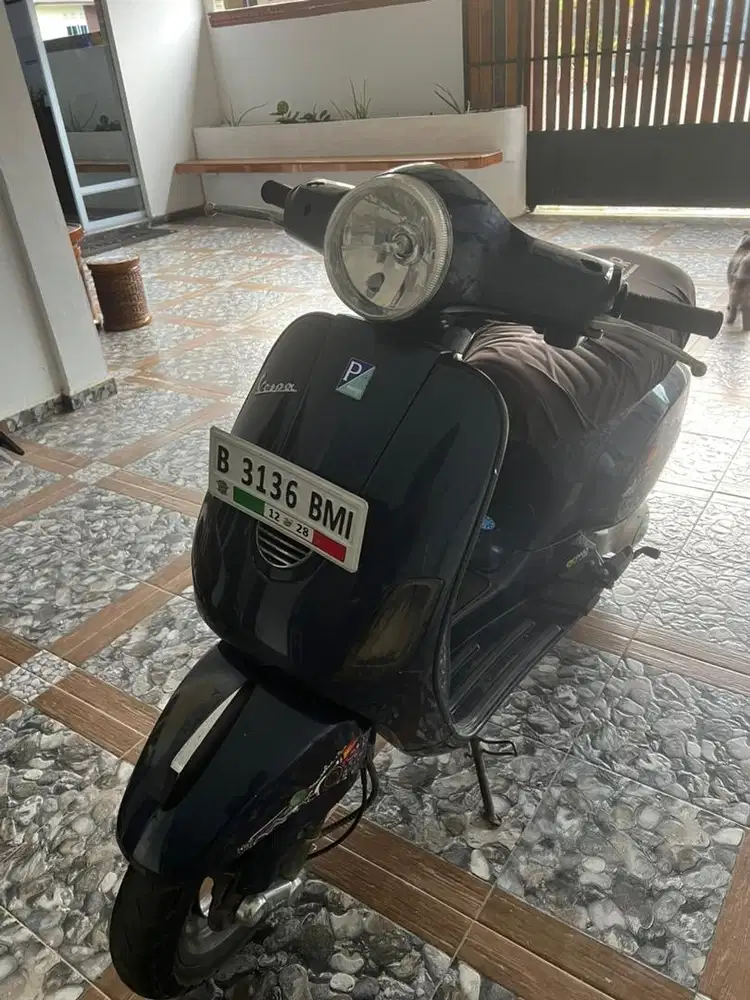 VESPA LX150ie tahun 2011