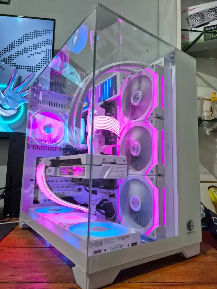 PC Gaming RTX 4070 Super (full white)