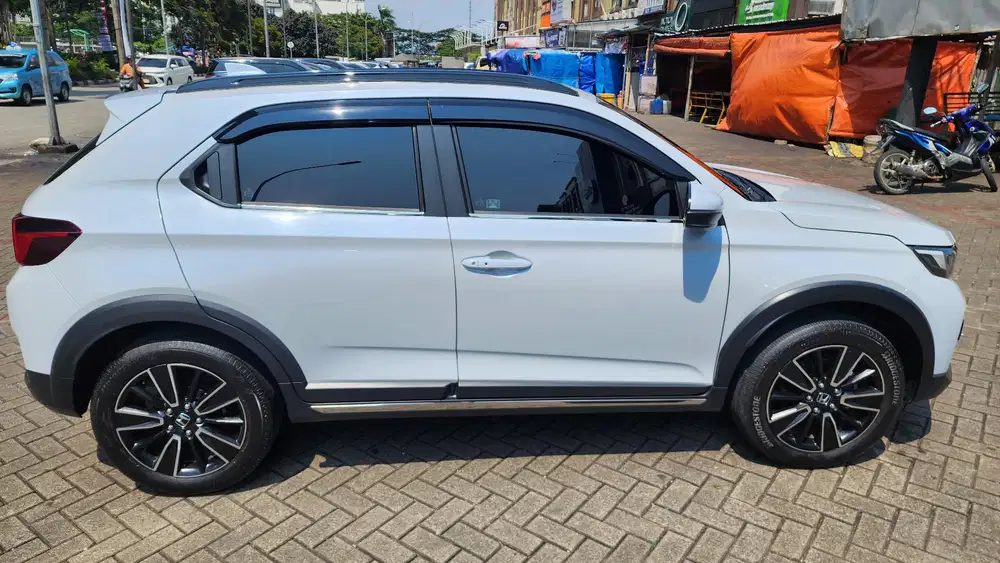 Dijual Honda WRV RS 2025 Low Km 8 rban non sensing Putih