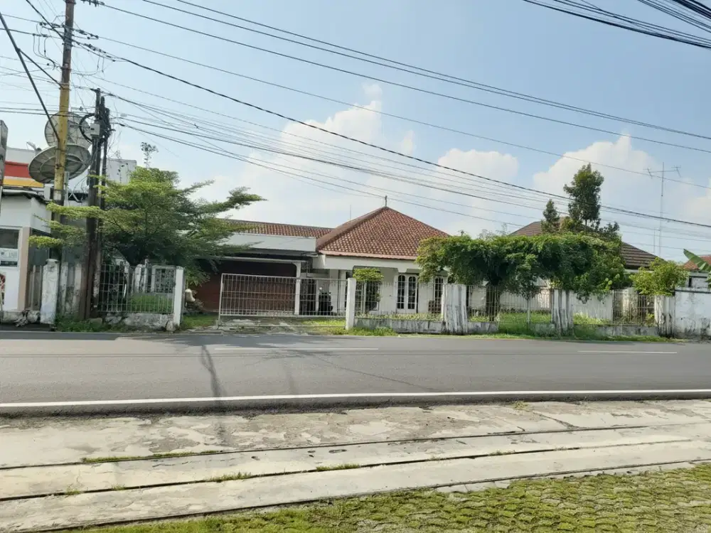 Jual Cepat!! Rumah Klasik Jalan Raya Kober Strategis Dekat Stasiun