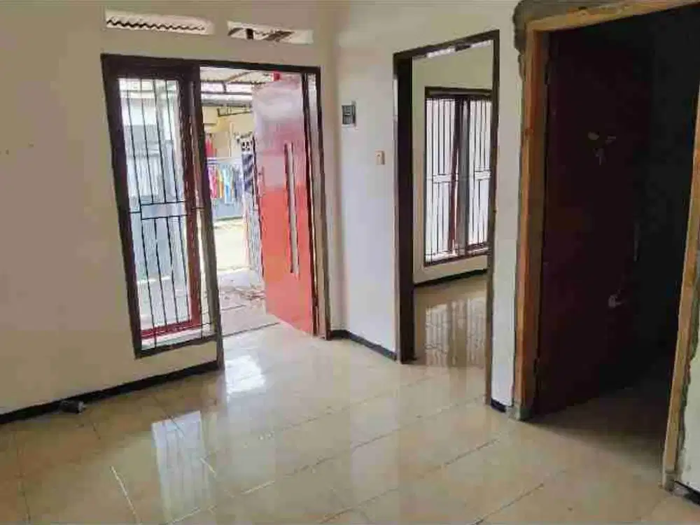 Kontrakkan 4 kamar perumahan 2 lantai strategis ada pagar aman