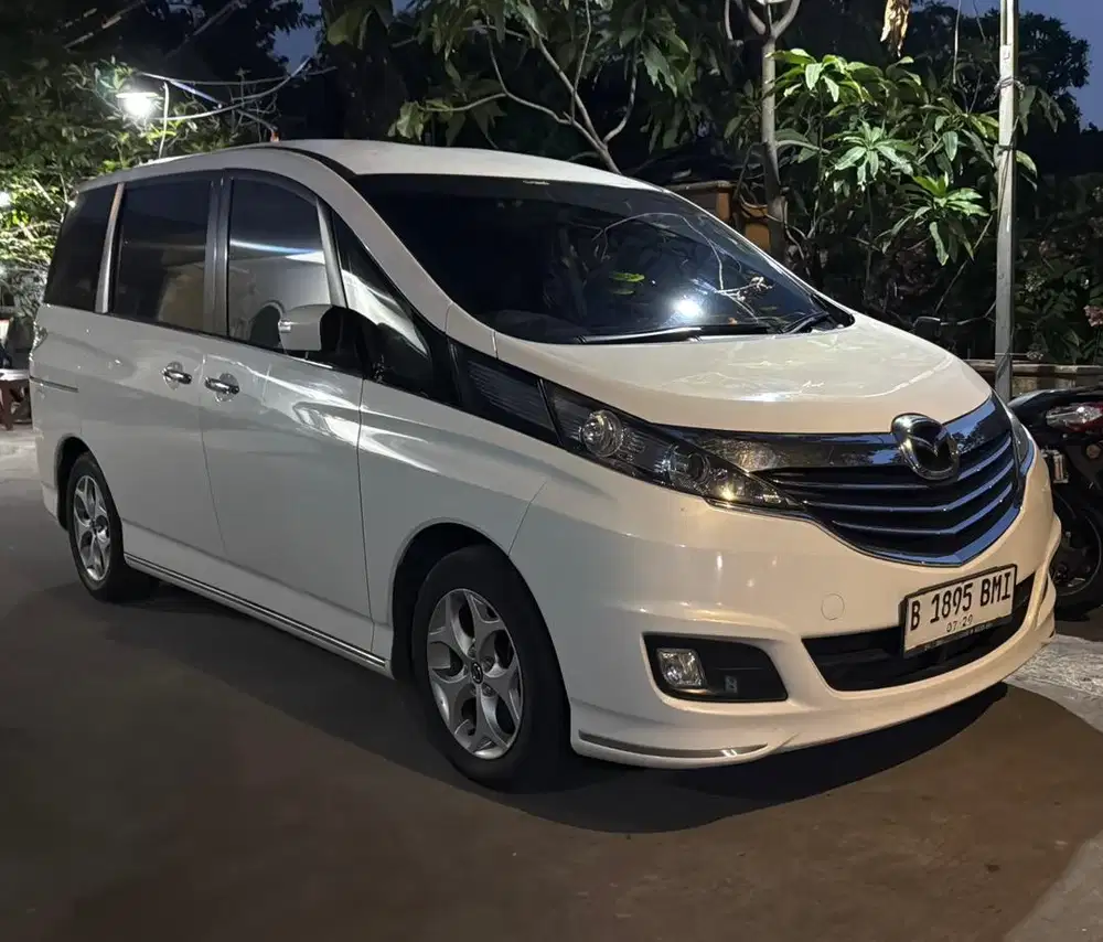 Mazda biante skyactive 2013