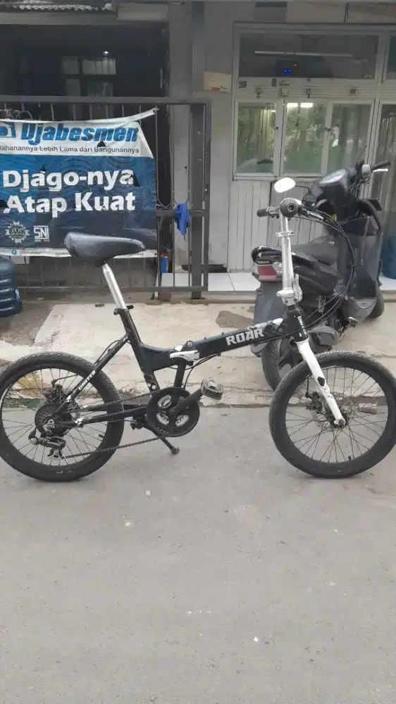 Dijual/TT sepeda lipat United Roar uk 20 batang enak siap pakai.