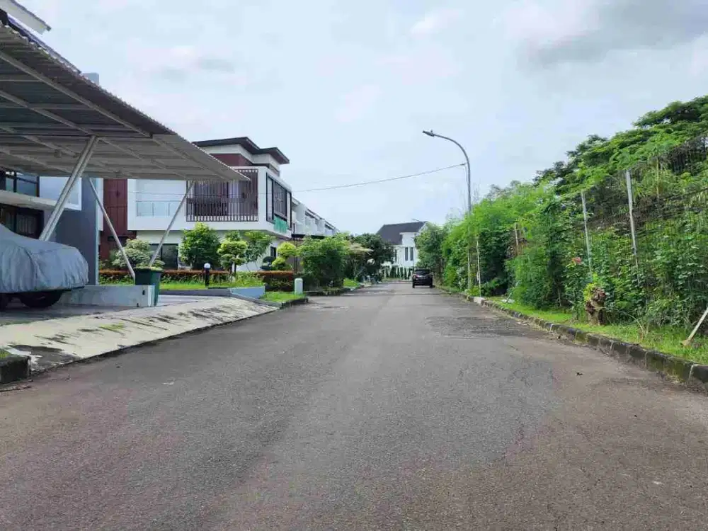 Turun Harga Rumah Menghadap Taman Parkiran Luas Unit Langka