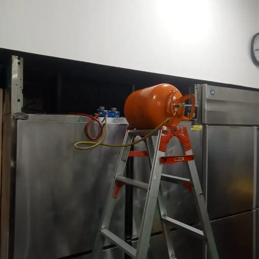 jasa servis ac kulkas frezer showcase mesin cuci dan bongkar pasang ac