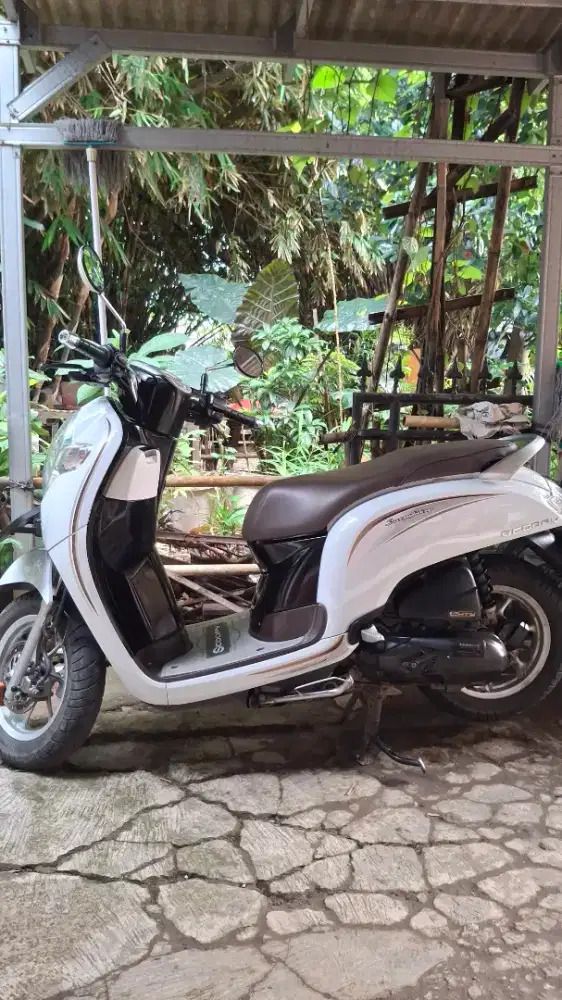 MOTOR BEKAS SCOOPY TH 2019 BODY MULUS