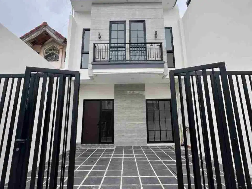 PANTAI MENTARI BARU GRESS ‼️ Rumah 2 Lantai Carport 2 Mobil Surabaya Timur