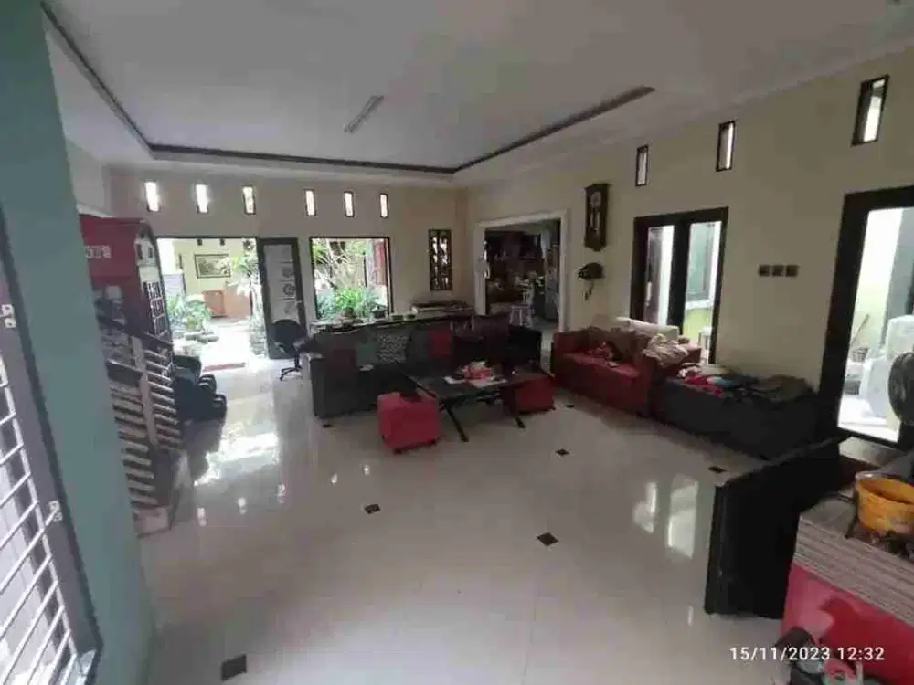 Dijual Rumah MURAH 2 Lantai di Jalan Gayungsari Surabaya