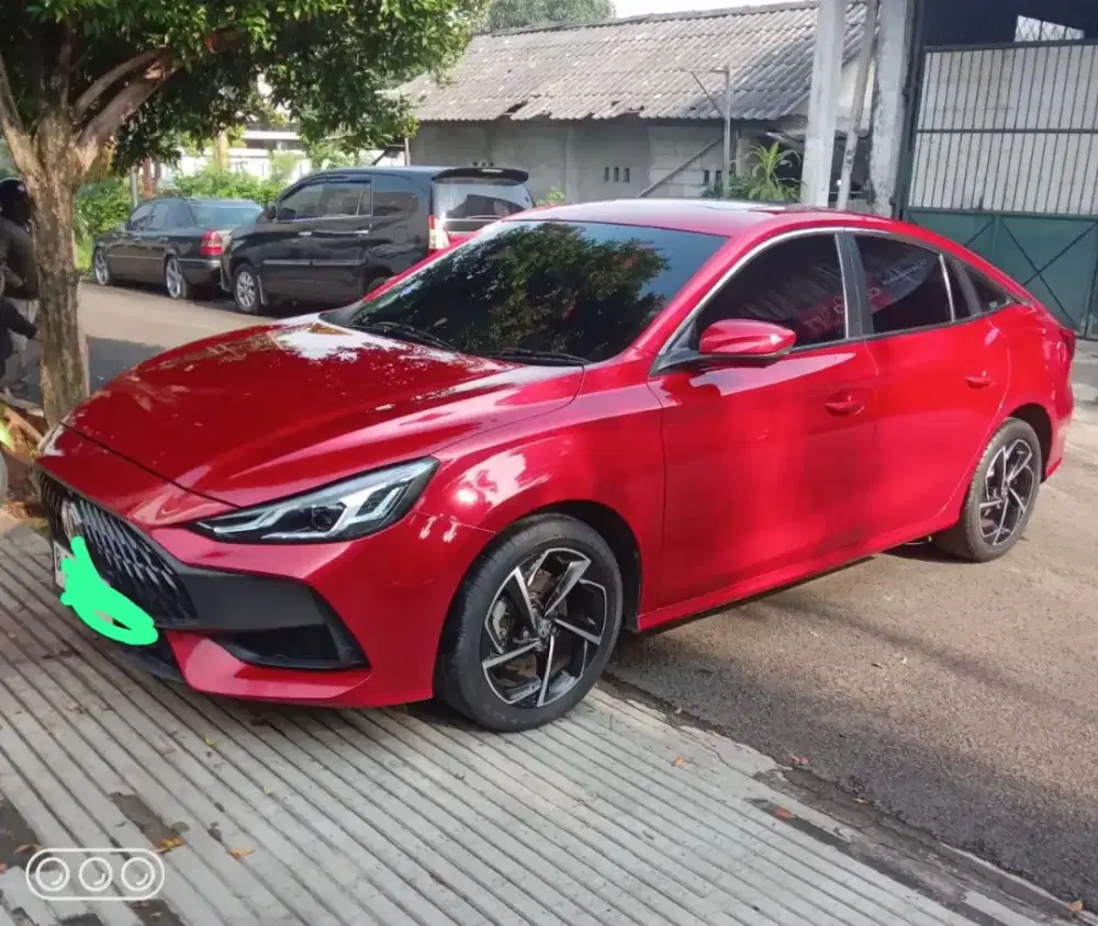 Dijual cepat, Mobil MG Magnity, warna Merah