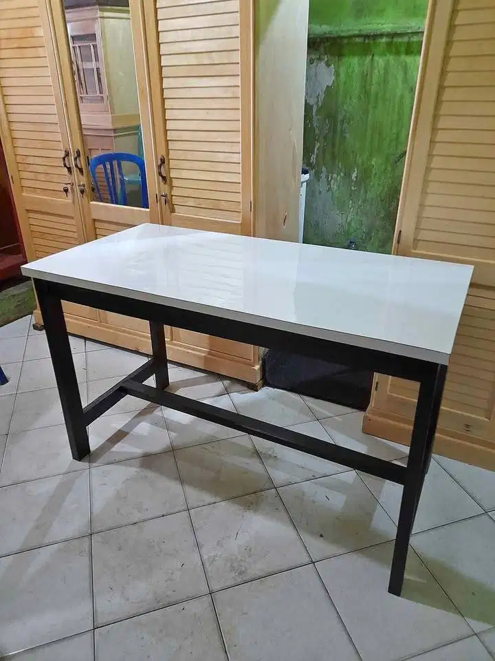 Meja Lapis HPL Minimalis