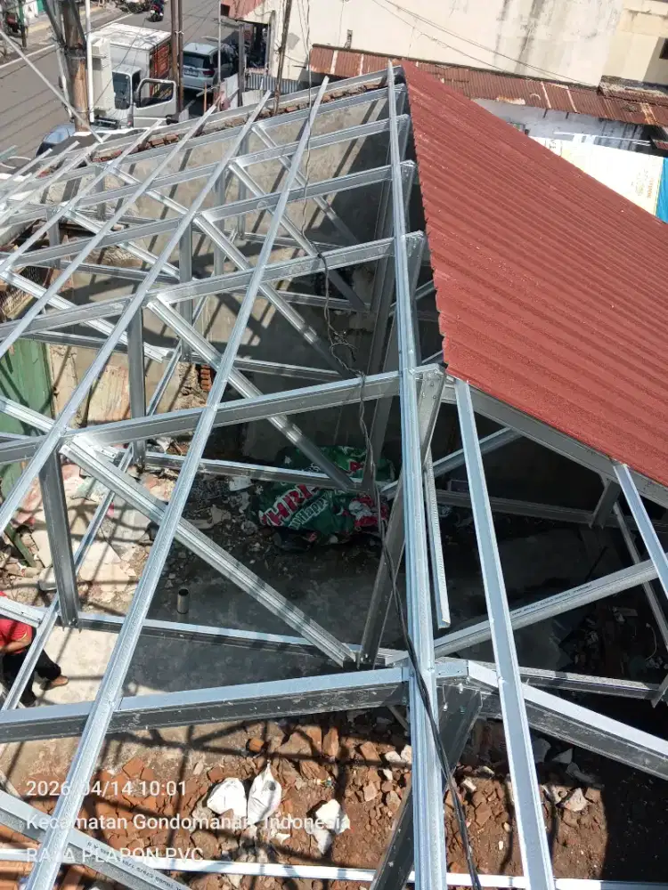 Rangka baja ringan atap galvalum terpasang