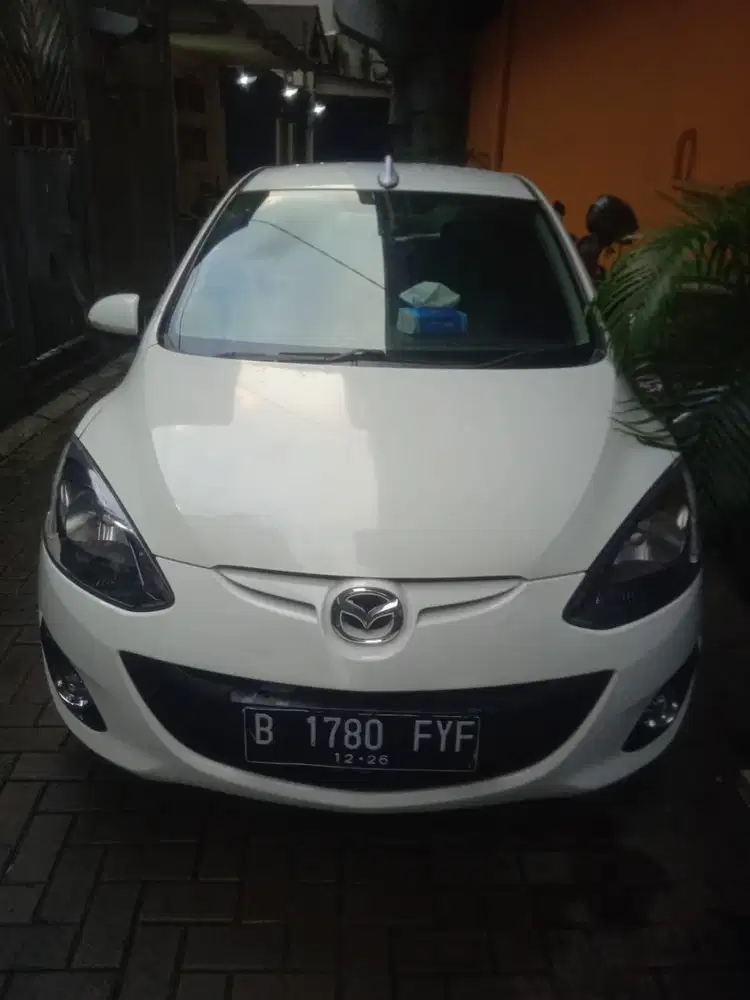 Mazda 2 2011 Bensin