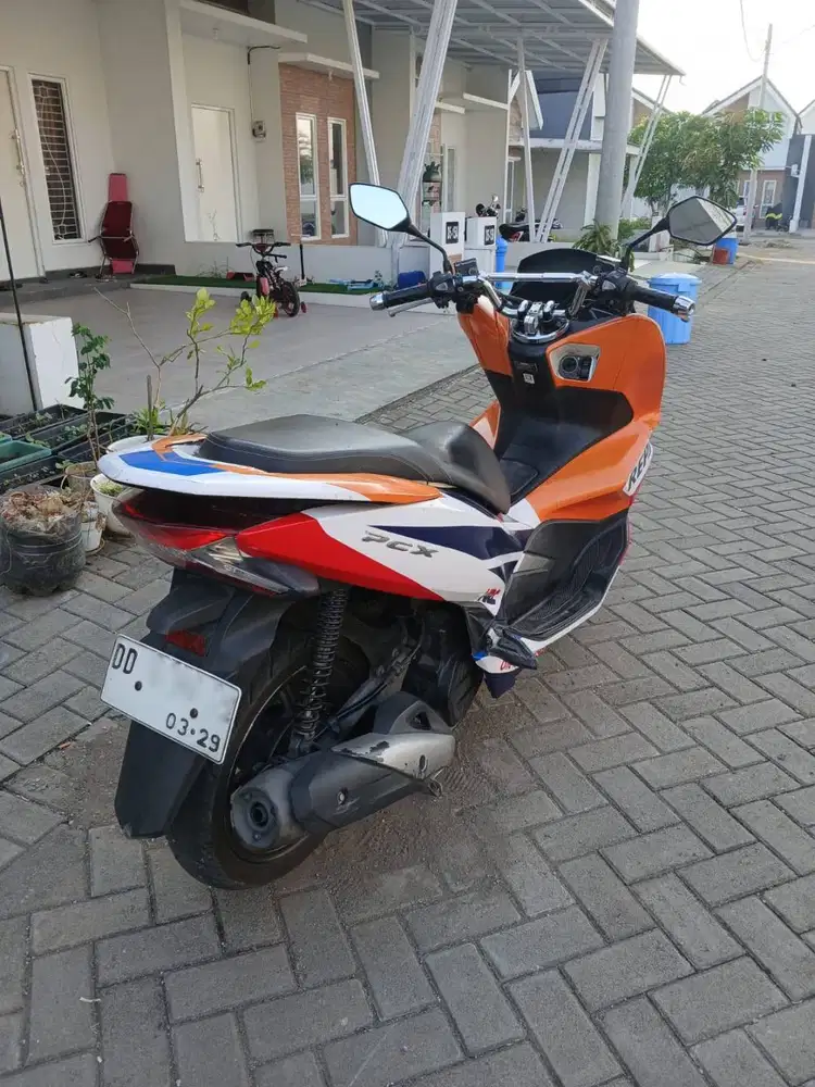 DIJUAL – HONDA PCX 150 2019 PUTIH