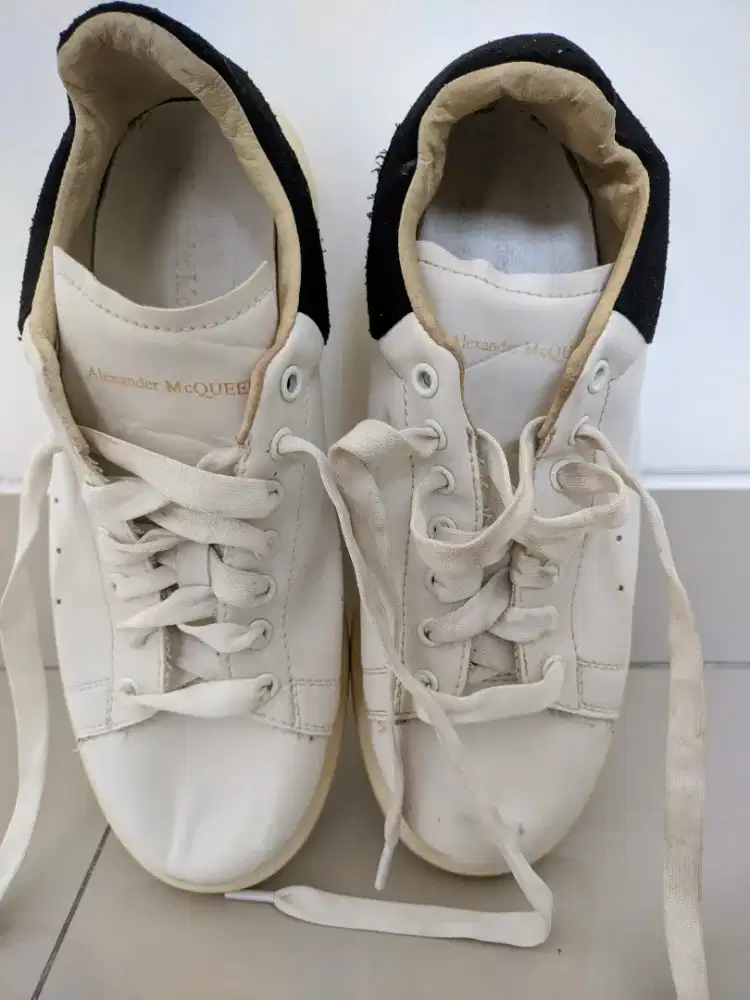 Sepatu sepatu sepatu