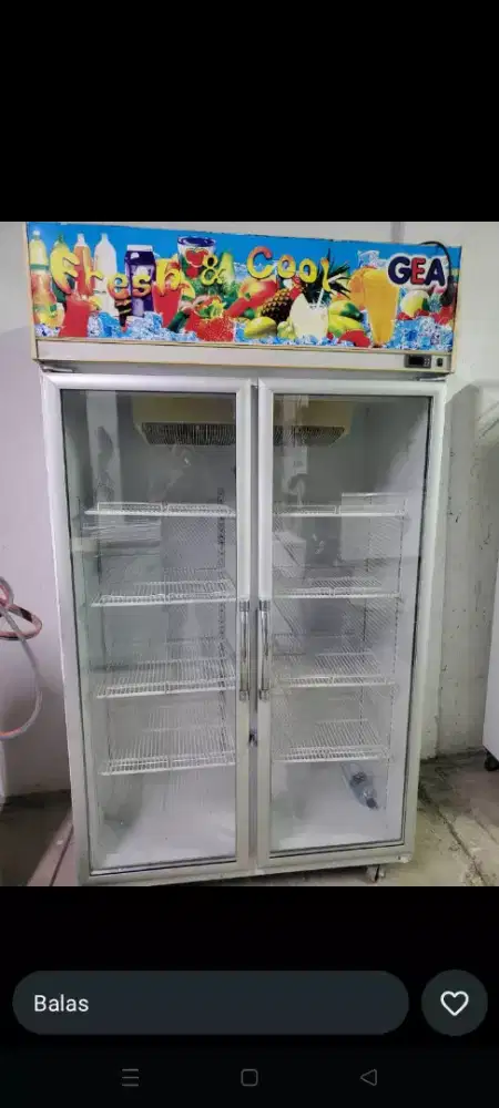 Showcase Gea 2 pintu