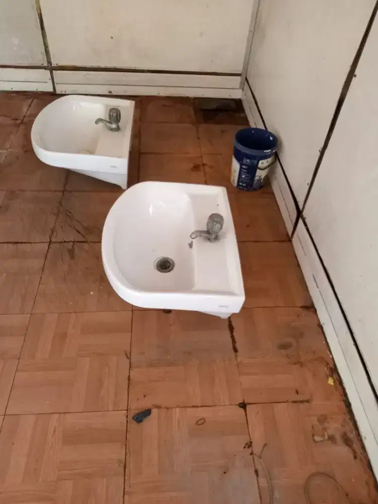 Wastefel bekas merek TOTO