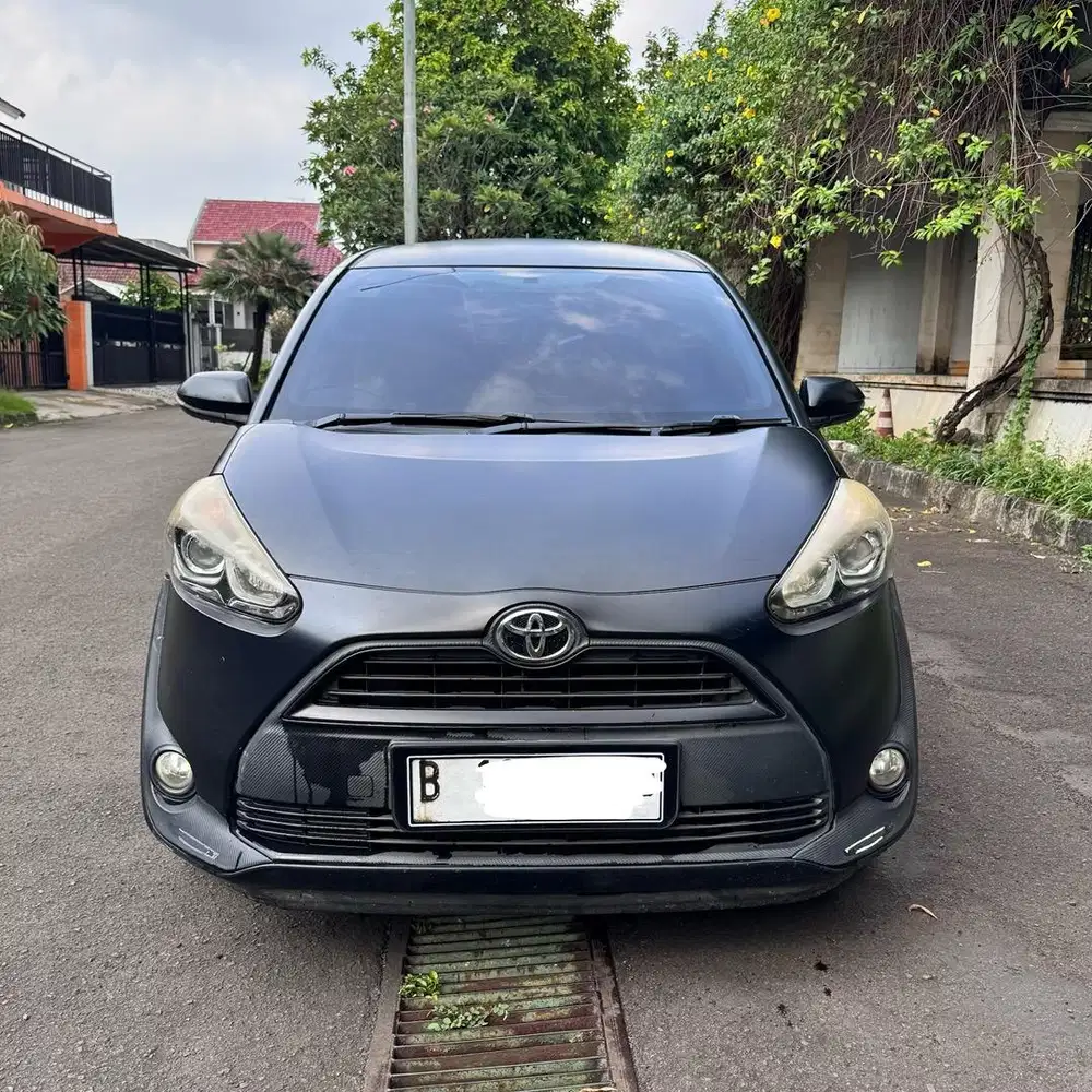 (Cash) Toyota Sienta V Automatic CVT Putih