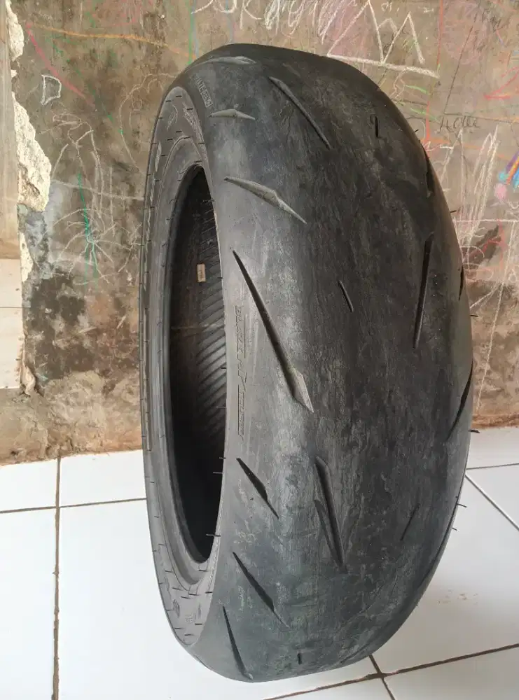 Ban XMAX merk FDR ukuran 150/70-14