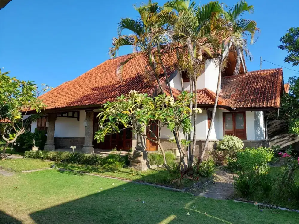 Villa Residence Eksklusif Dijual, di Kerta Dalem, Sidakarya Area