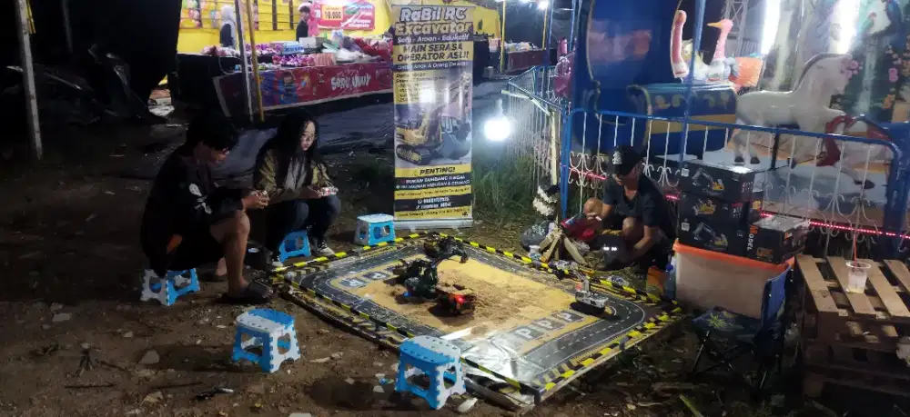 Lowongan freelance jaga Stand mainan anak - anak