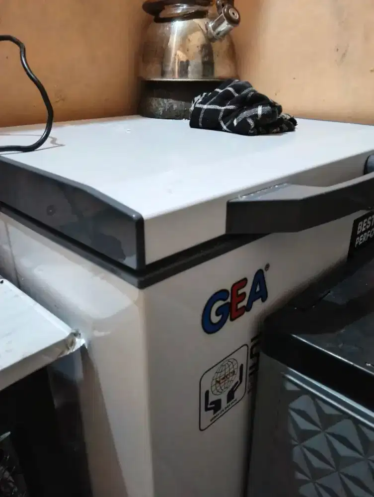 FREEZER GEA AB-108-R 100L