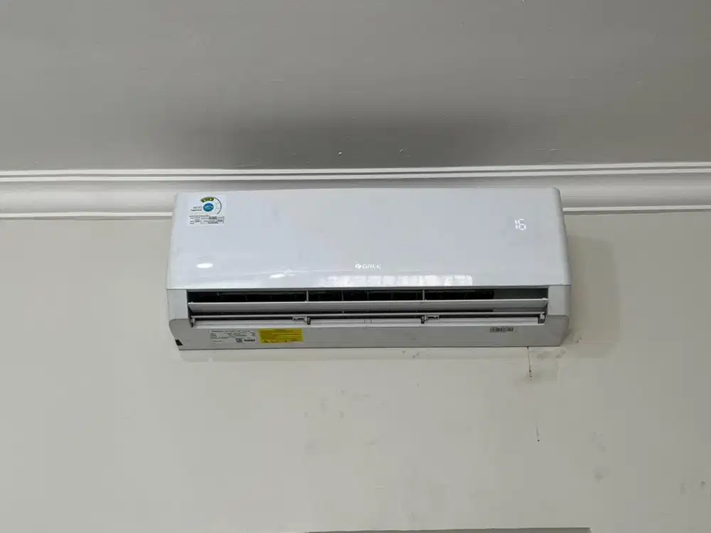 AC Gree 1 PK (12.000 BTU) – Kondisi Sangat Baik, Dingin Maksimal