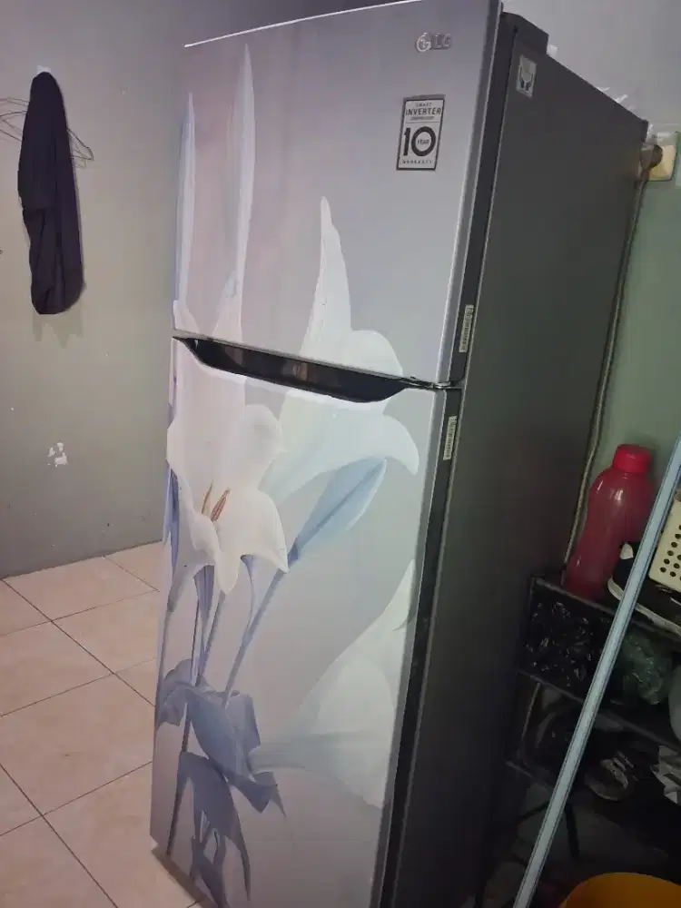 Jual aja mau pindahan Kulkas LG