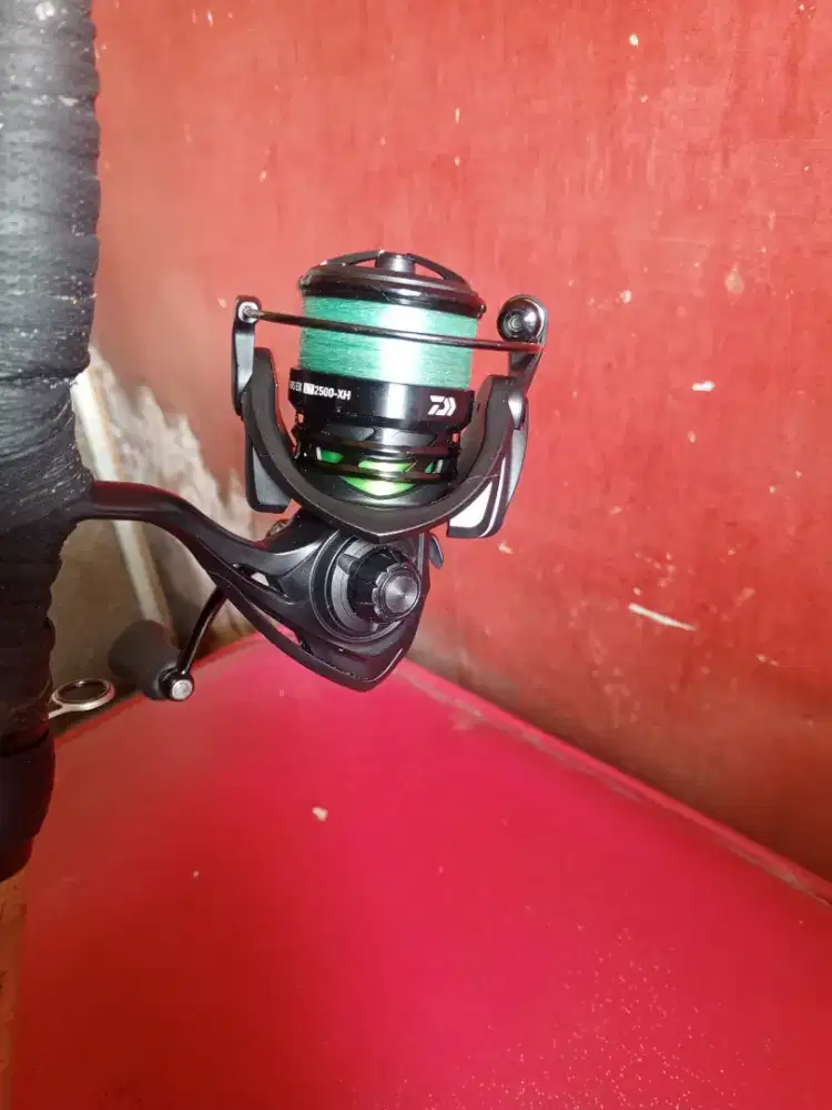 Reel daiwa revros ex lt 2500-xh joran custom scorpion ev