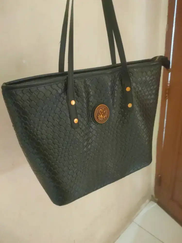 Tas untuk kuliah, nongkrong, kondangan dll