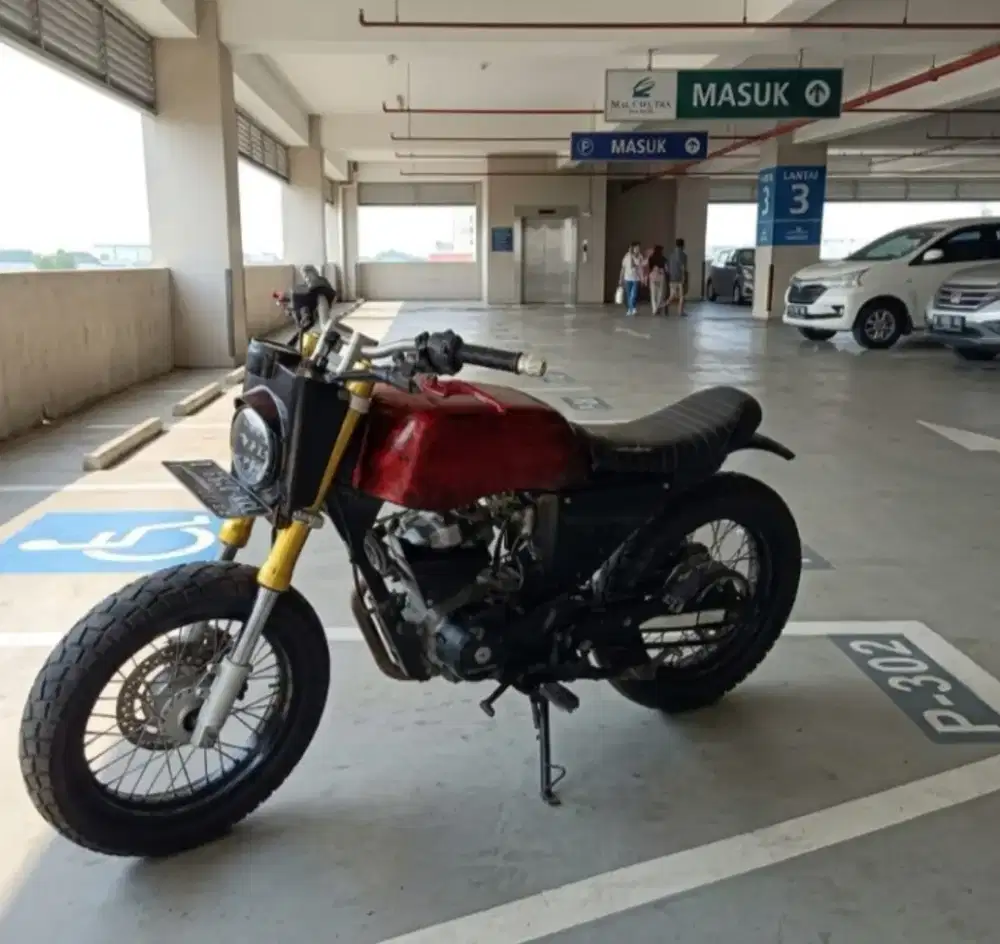 HONDA MEGAPRO CUSTOM TRACKERS