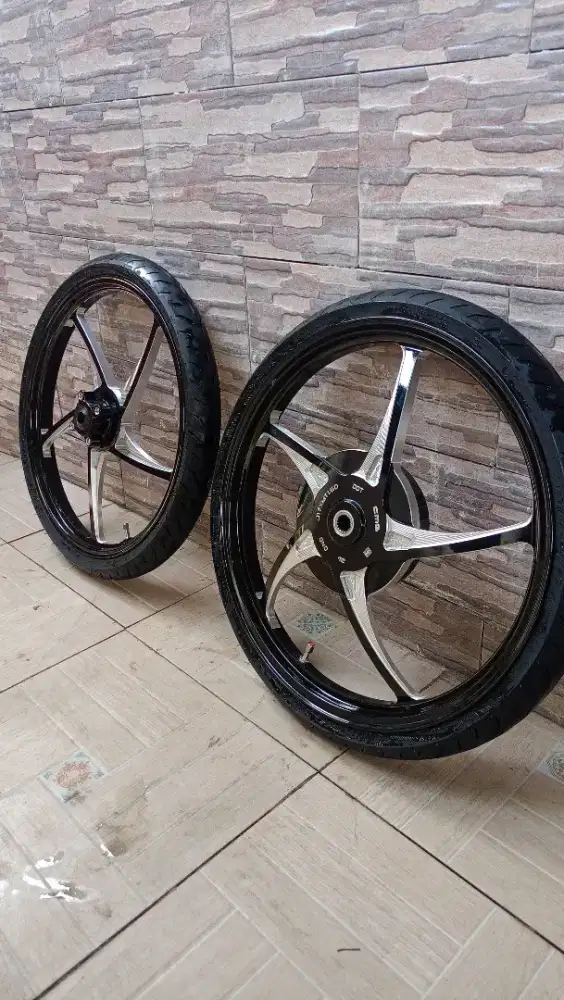 Veleg black r17 CMG kuat