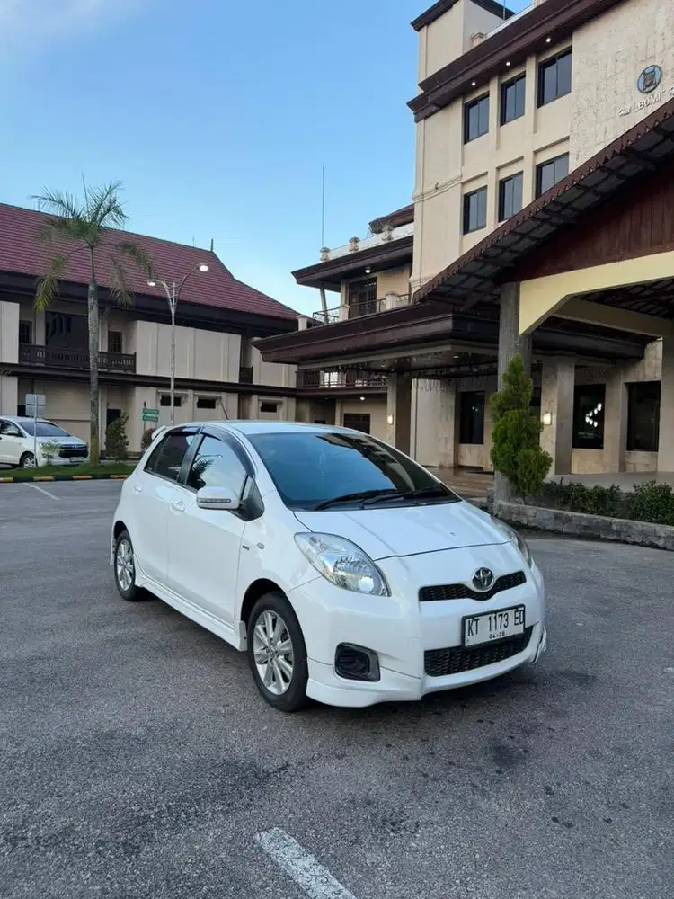 YARIS TYPE E MATIC 2013