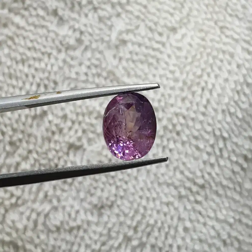 Natural Purple Sapphire Srilanka No Heated 4.23 crt