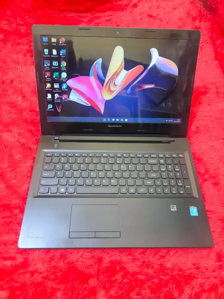 DIJUAL LAPTOP LENOVO SLIM,KENCANG,CORE I3 GEN 4,RAM 8 GB,HDD 750 GB