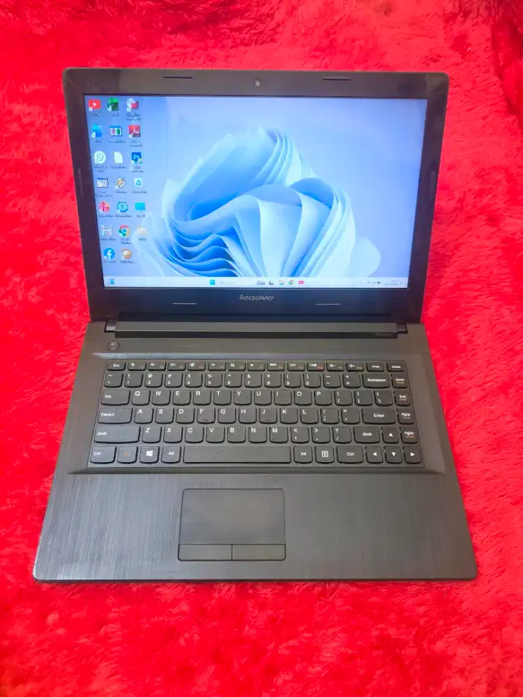 LAPTOP GAMING LENOVO G40 SLIM,SUPER KENCANG,AMD A8-6410,RAM 8 GB