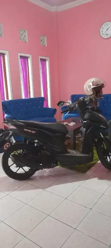 Honda Beat hitam 2022