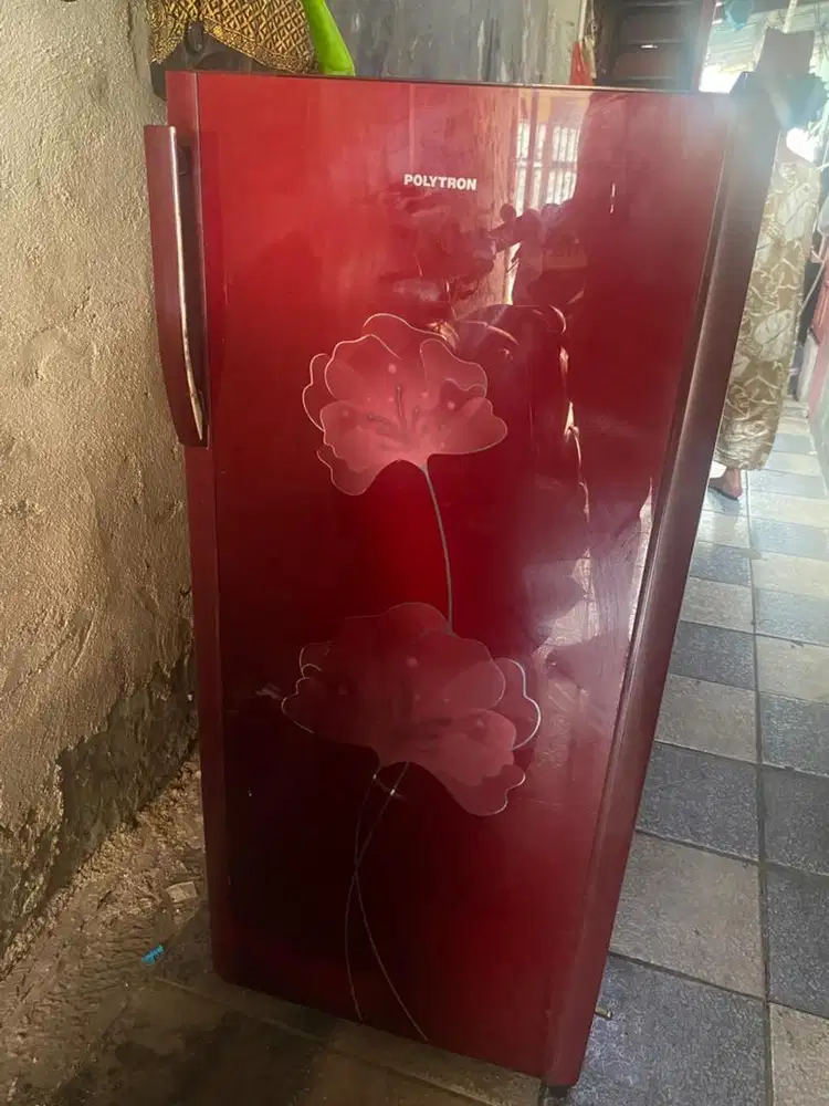 Dijual kulkas polytron