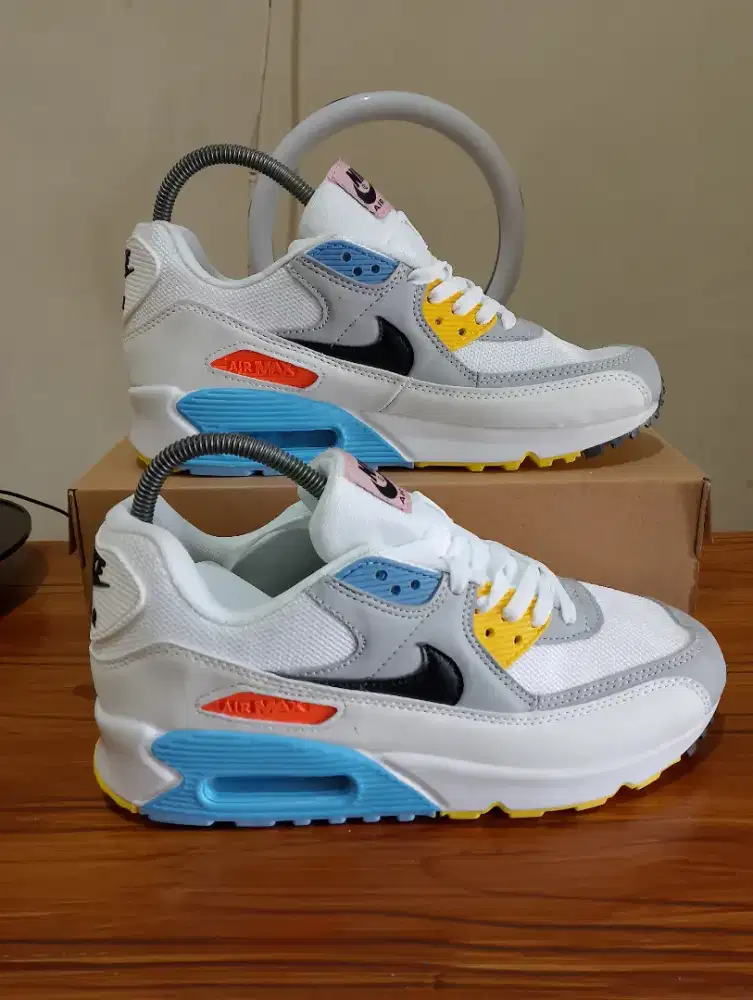 Sepatu sport Nike air max