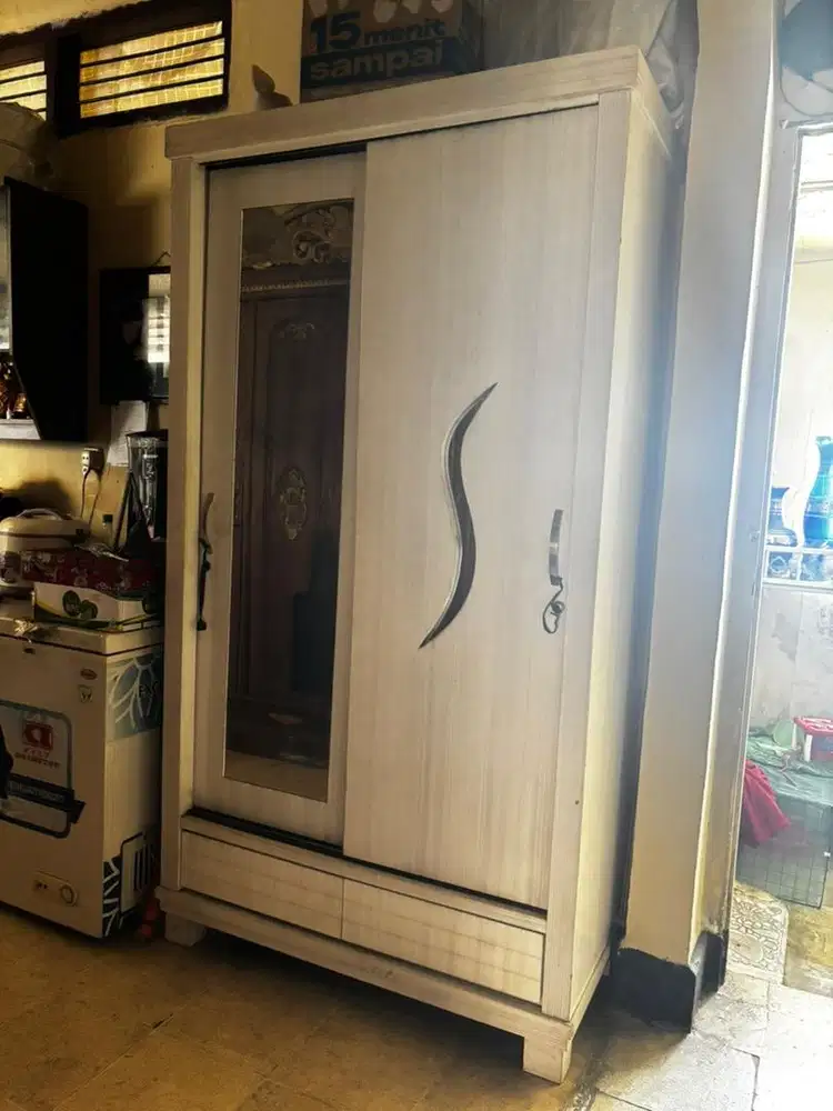 Lemari Sliding 2 Pintu Putih Kayu Cantik Minimalis