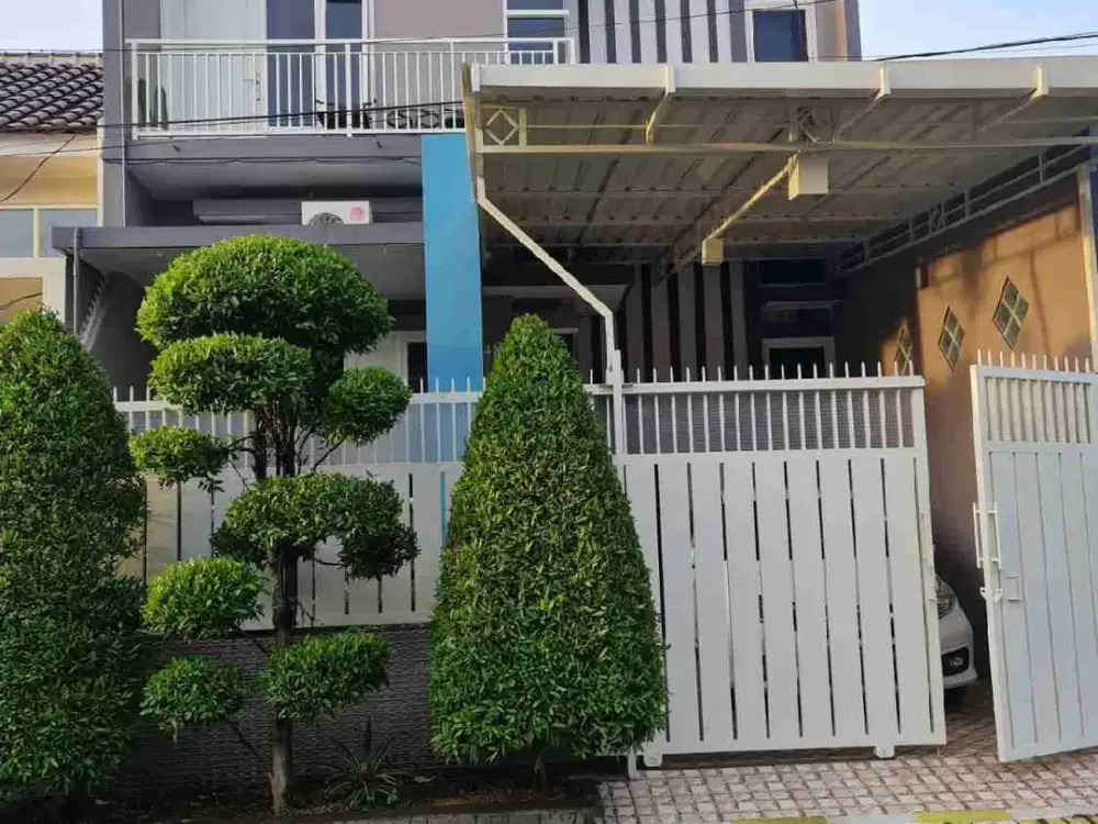 Dijual rumah cantik modern semi furnished siap huni di tengah Kota Malang
