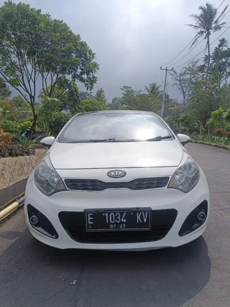 KIA RIO AT TH 2012