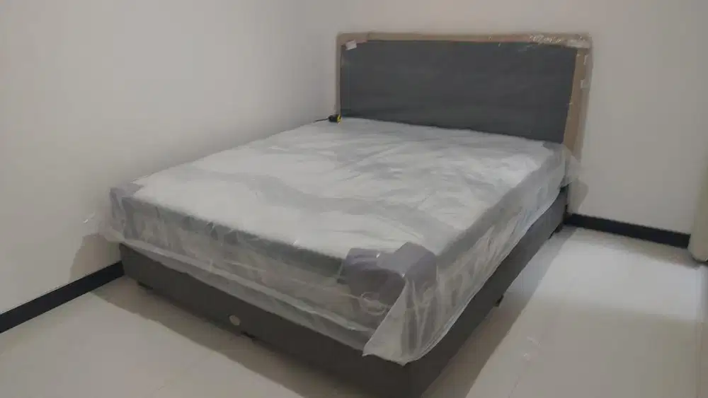 Dipan + Kasur Serta Estate Medoim Perfect Sleeper Collection