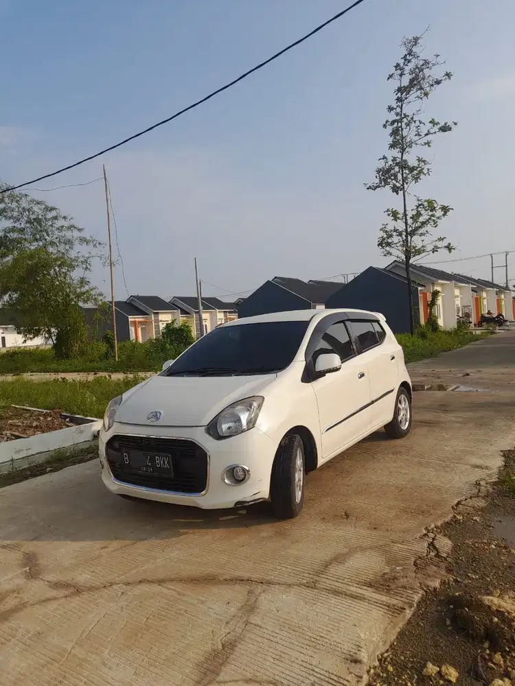 Daihatsu Ayla putih 2016