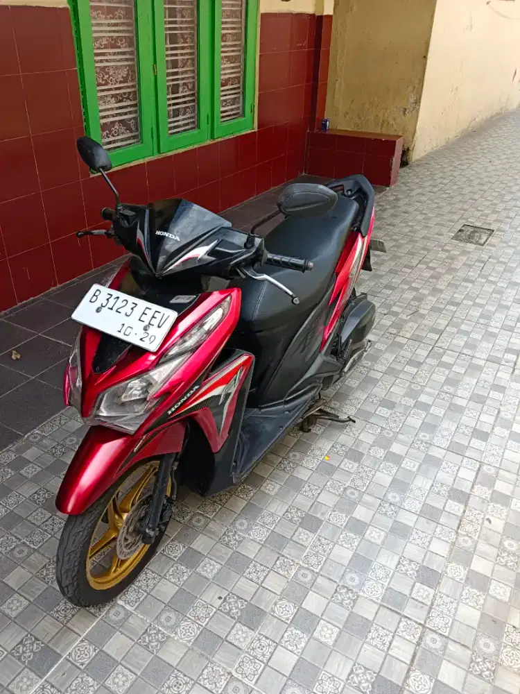 Jual motor Honda vario  125 kzr thn 2015